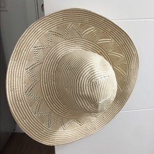 Hinge Sun hat
