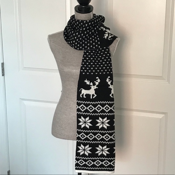Reversible black and white scarf - Picture 2 of 5