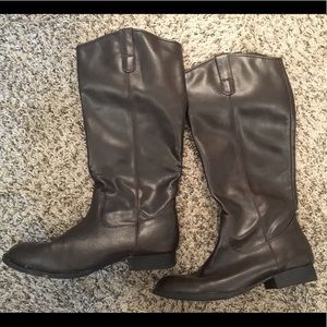 Brown size 8 boots! 👢