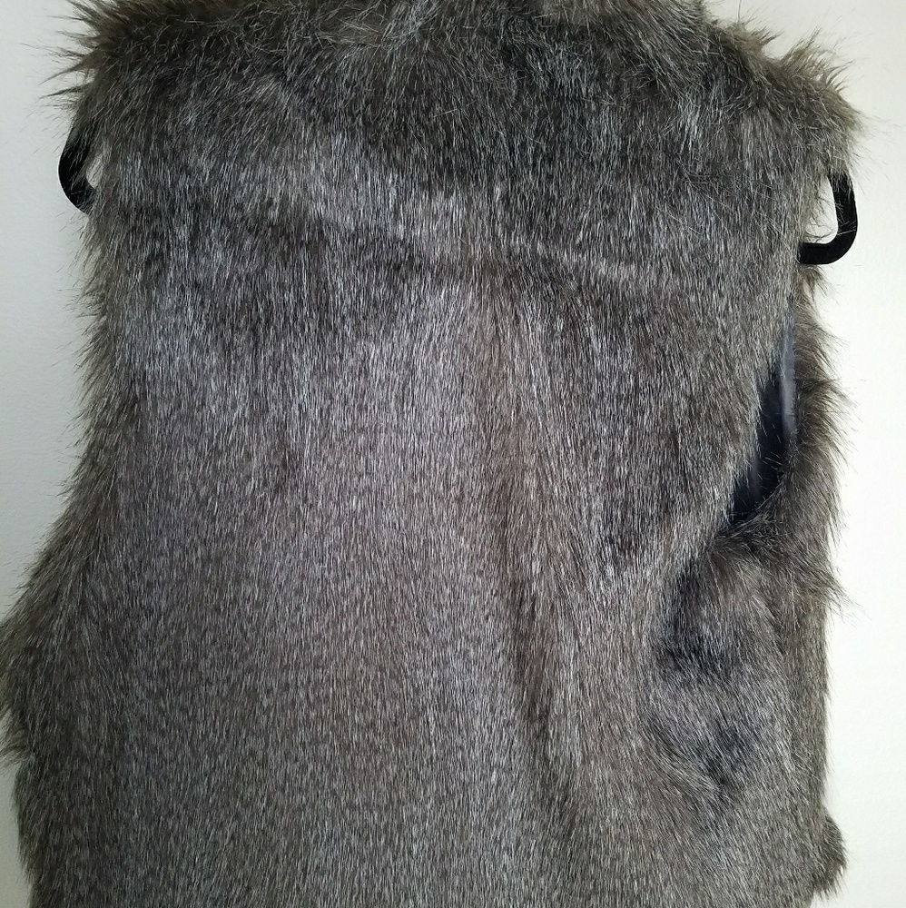 Fashion Nova XL Faux Fur Vest - Picture 2 of 2