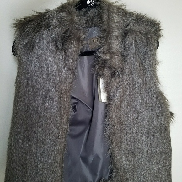 Fashion Nova Jackets & Blazers - Fashion Nova XL Faux Fur Vest