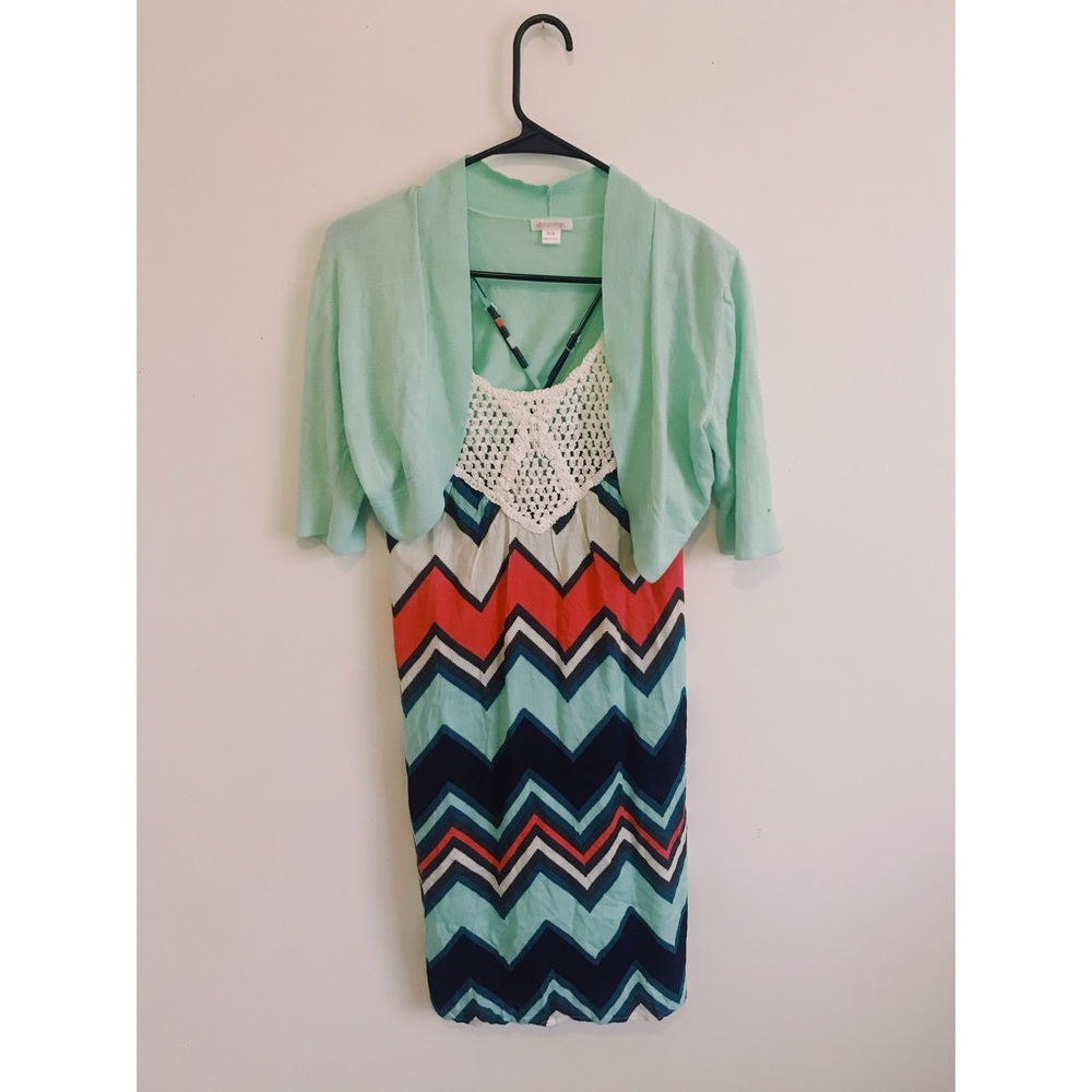 🌻OUTFIT🌻 Chevron dress with matching shawl!