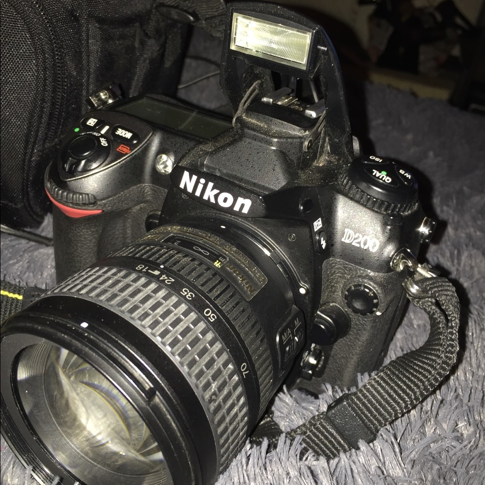 Nikon camera - Picture 2 of 3