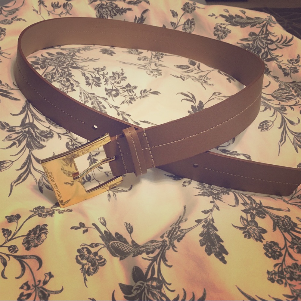 Micheal Kors Tan Belt Size: Medium