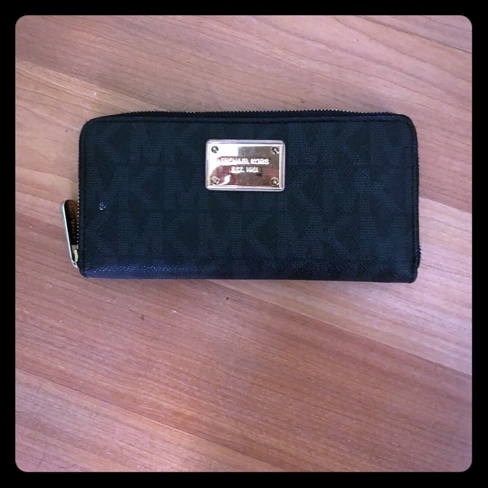 Michael kors wallet