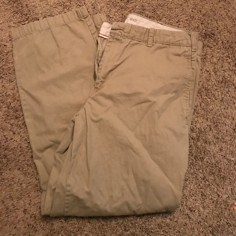 Men’s khakis
