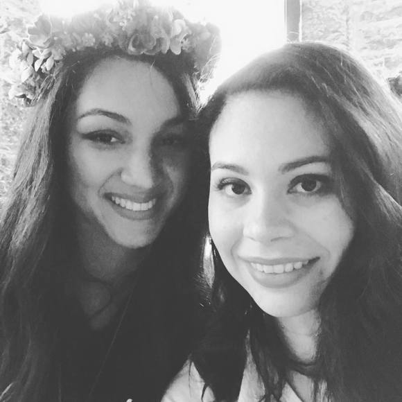 Meet your Posher, Angela - Picture 2 of 2