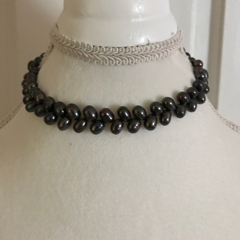 Faux black pearl choker