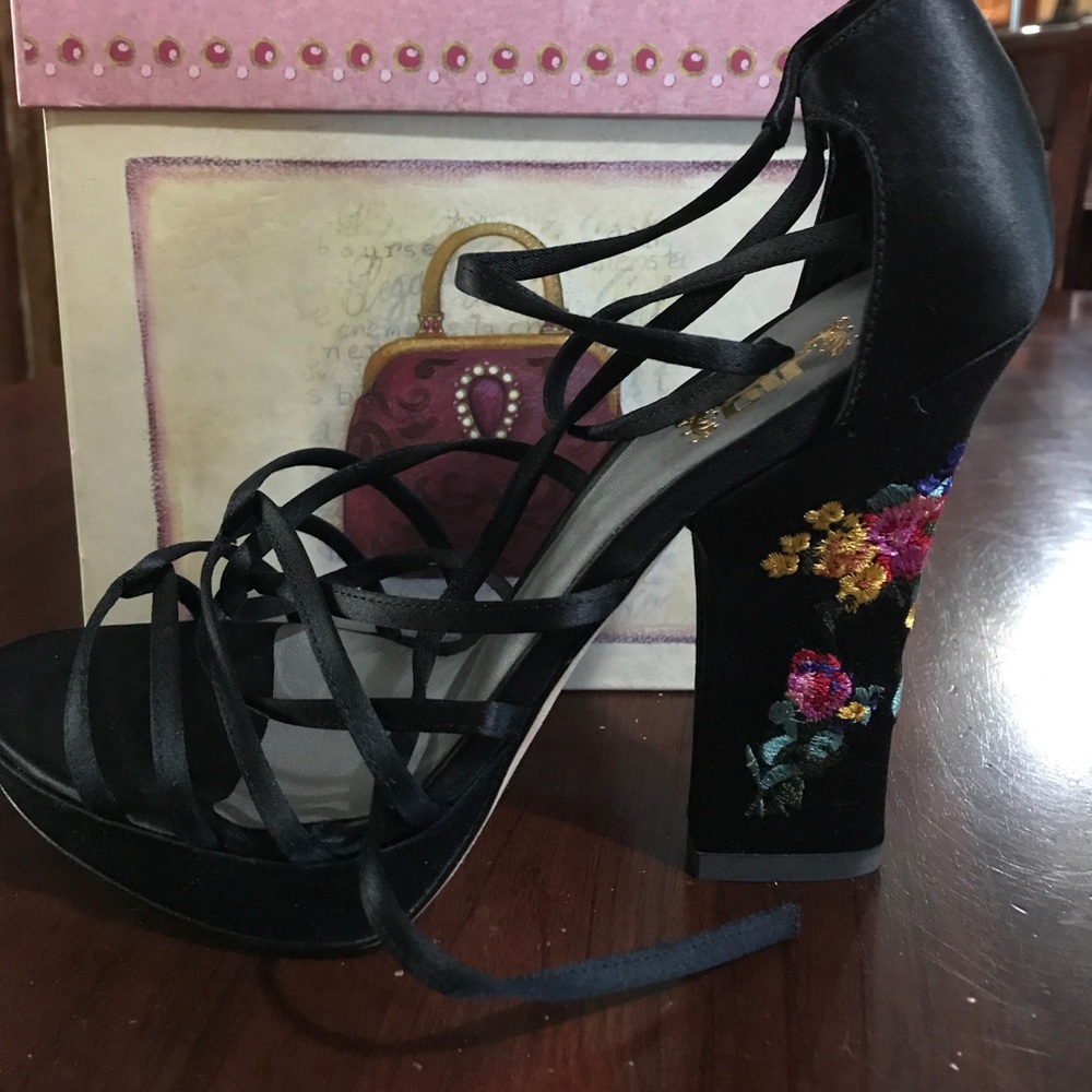 JENNIFER LOPEZ HEELS!! 👠👠 From JLO collection