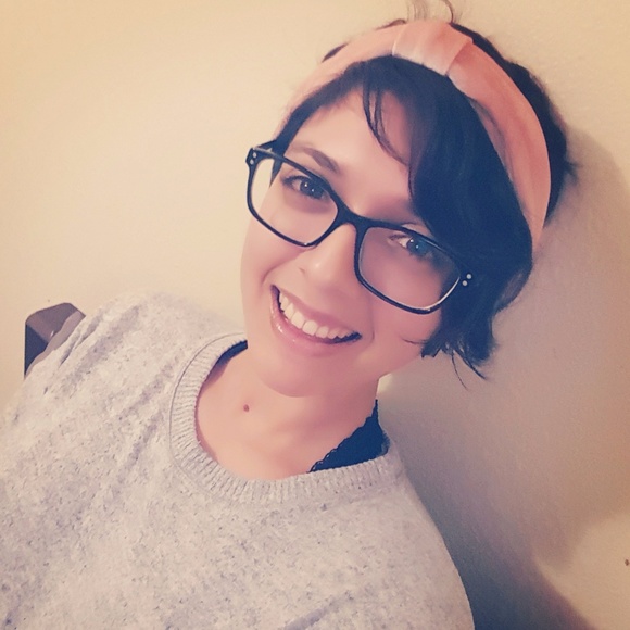 Meet Your Posher, Siera - Picture 7 of 8