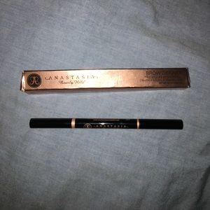 Anastasia Brow Definer ❤️✍🏼