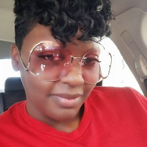 Meet your Posher, Charlotte