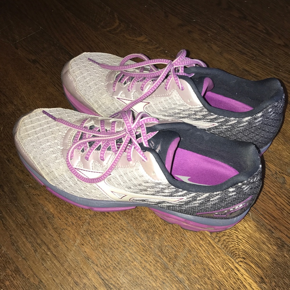 Mizuno Wave Rider 19 - like new