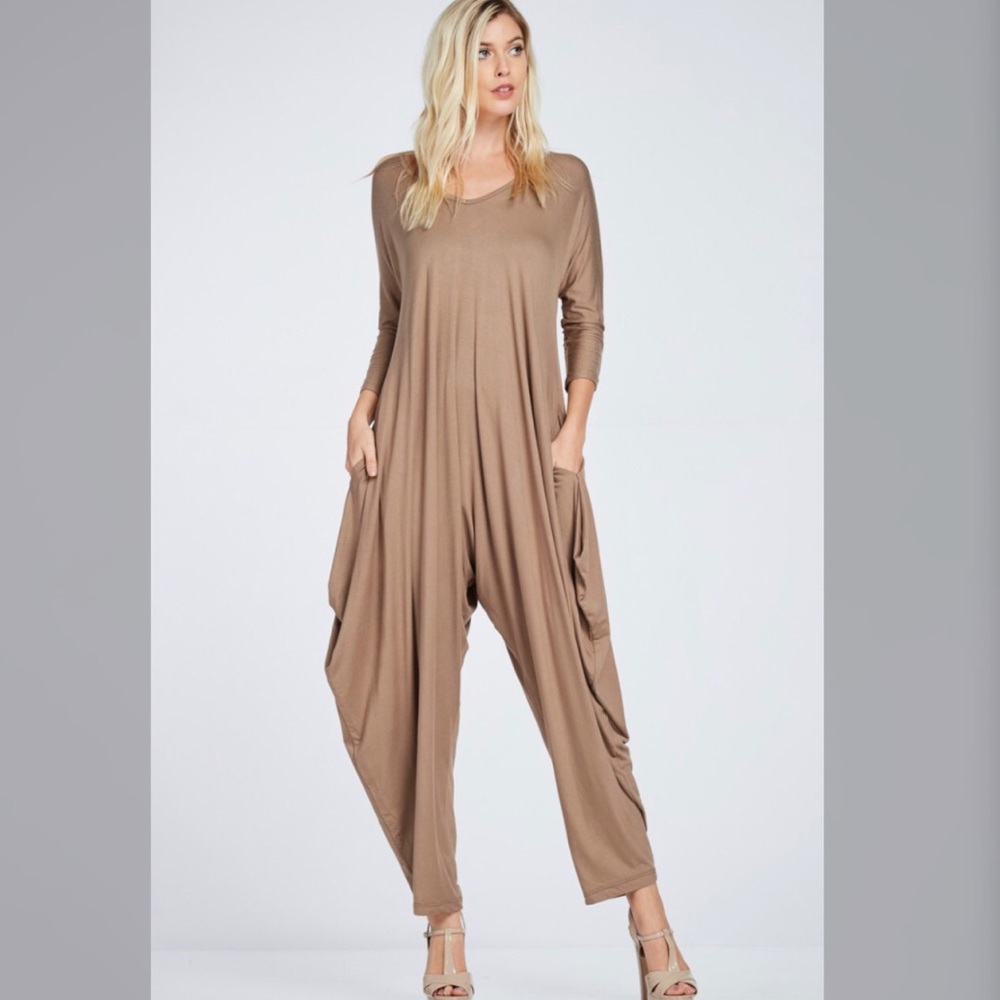 ✅✅CLOSET CLOSING!✅✅Elana Harem Jumpsuit - Picture 2 of 4