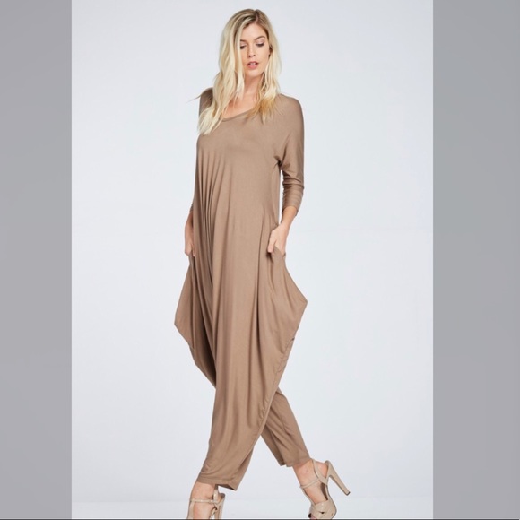 ✅✅CLOSET CLOSING!✅✅Elana Harem Jumpsuit - Picture 3 of 4