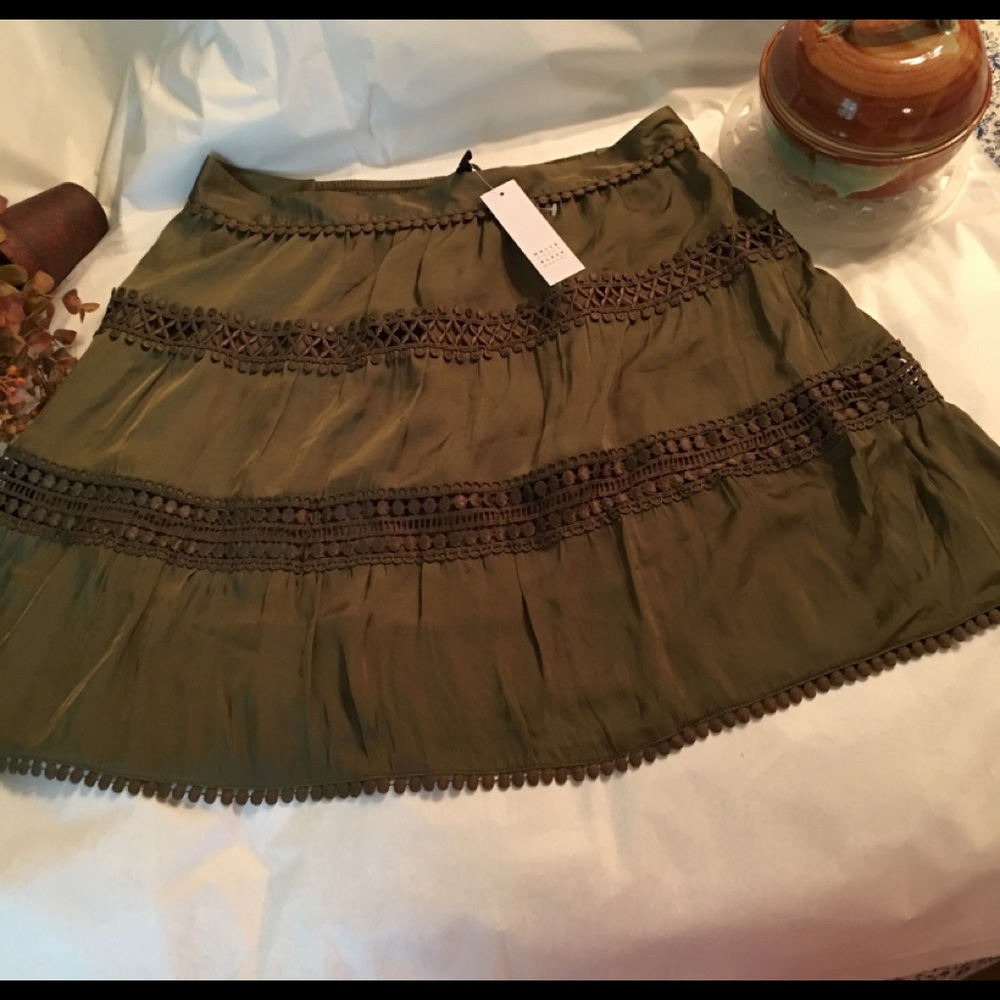 💚WHite House Black Market Skirt💚💫