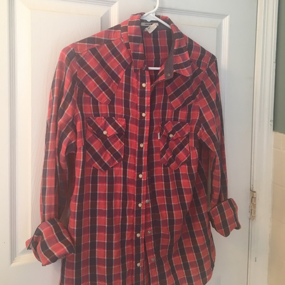 Levi’s women’s plaid button up