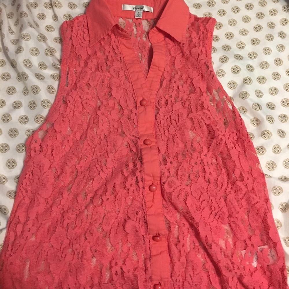 Hotpink lace sleeveless shirt