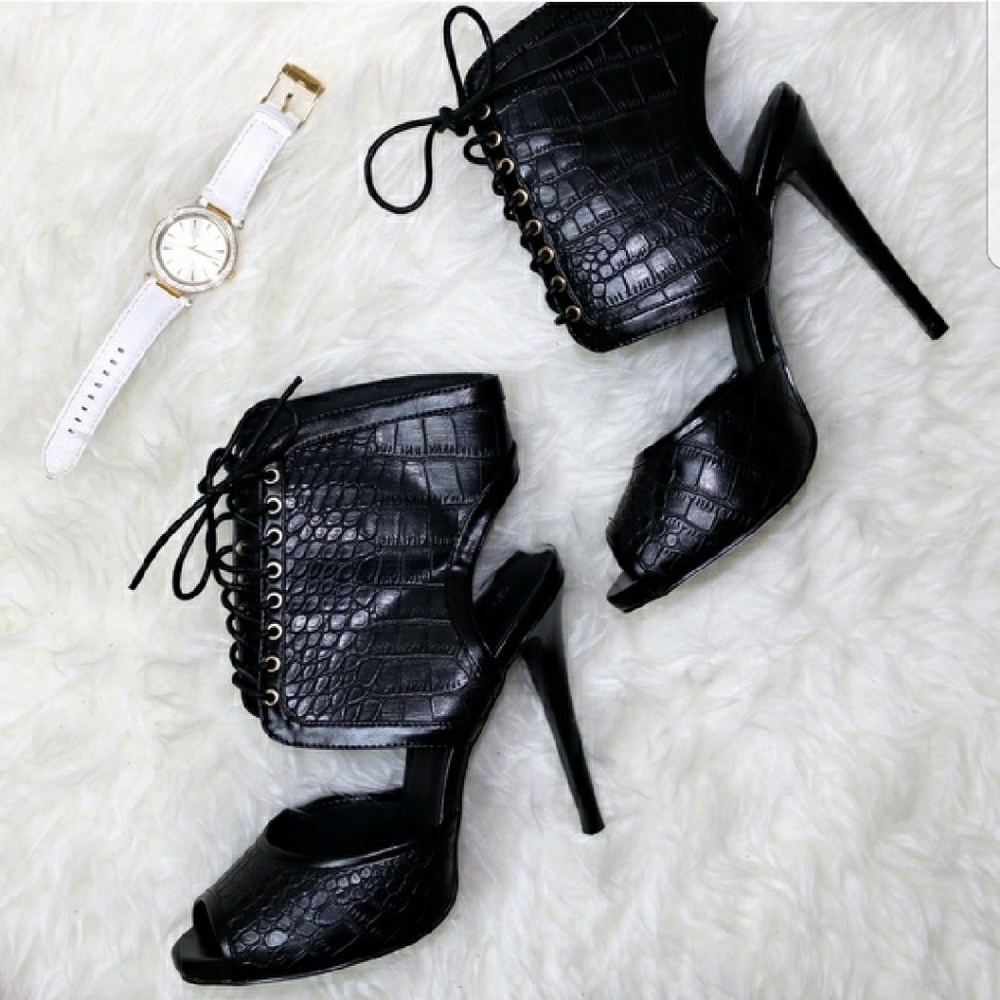 Black faux croc