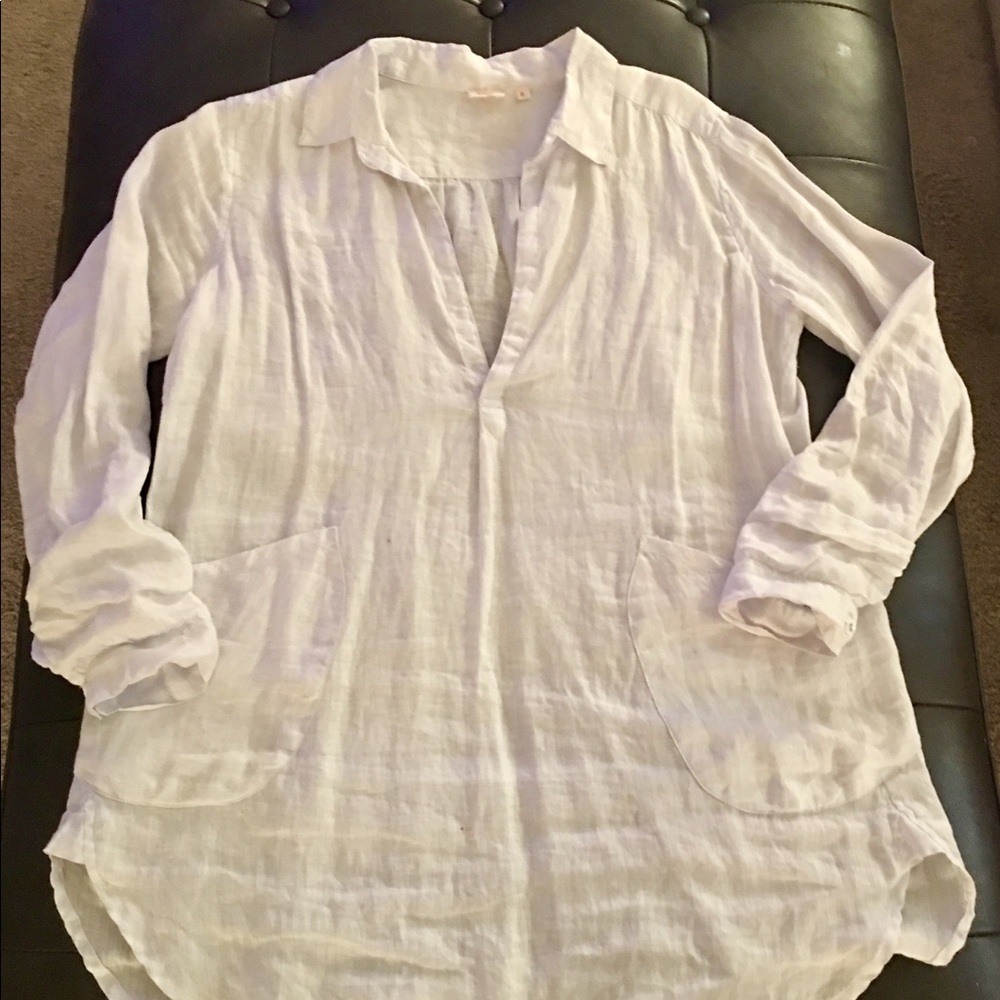 Oversized linen shirt with pockets