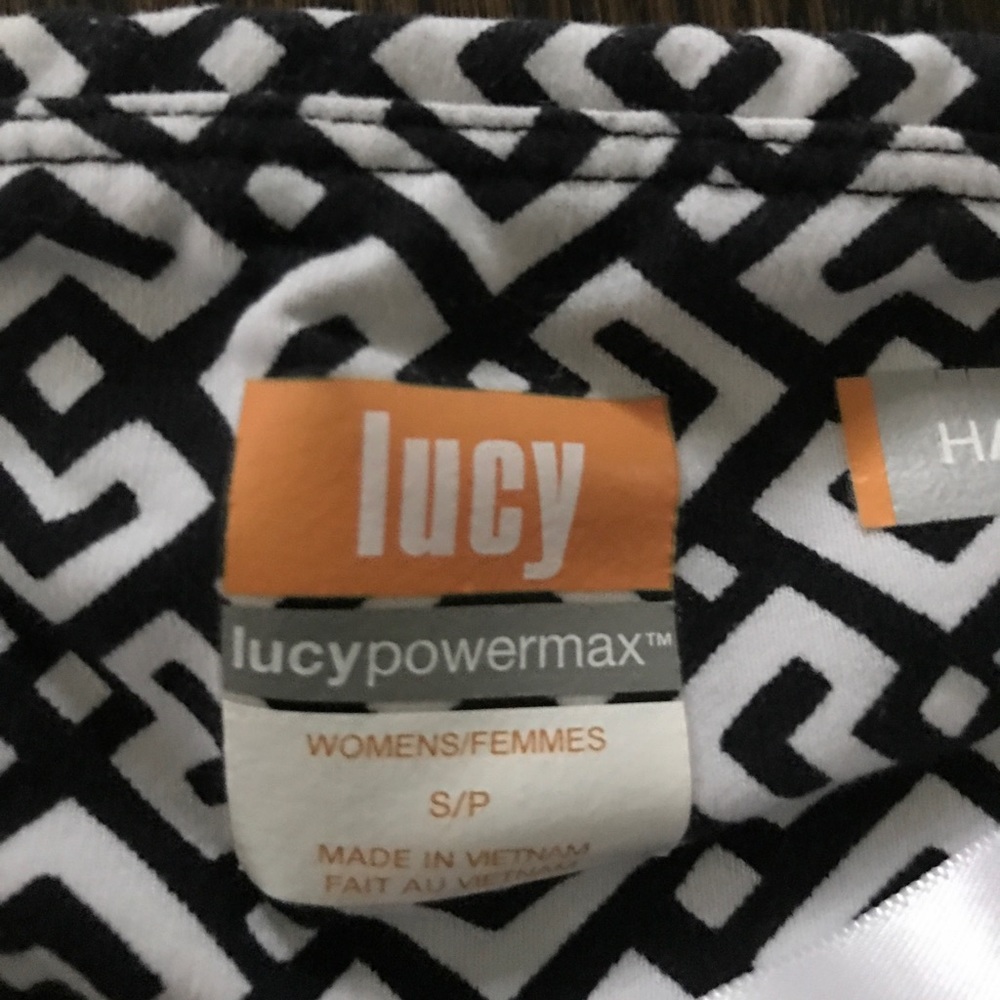 Awesome Geometric Patterned Capris - image 2