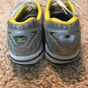 mizuno wave precision 10 brown