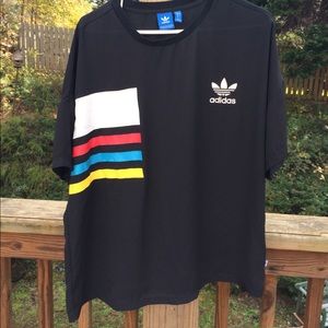 ADIDAS LARGE SHIRT