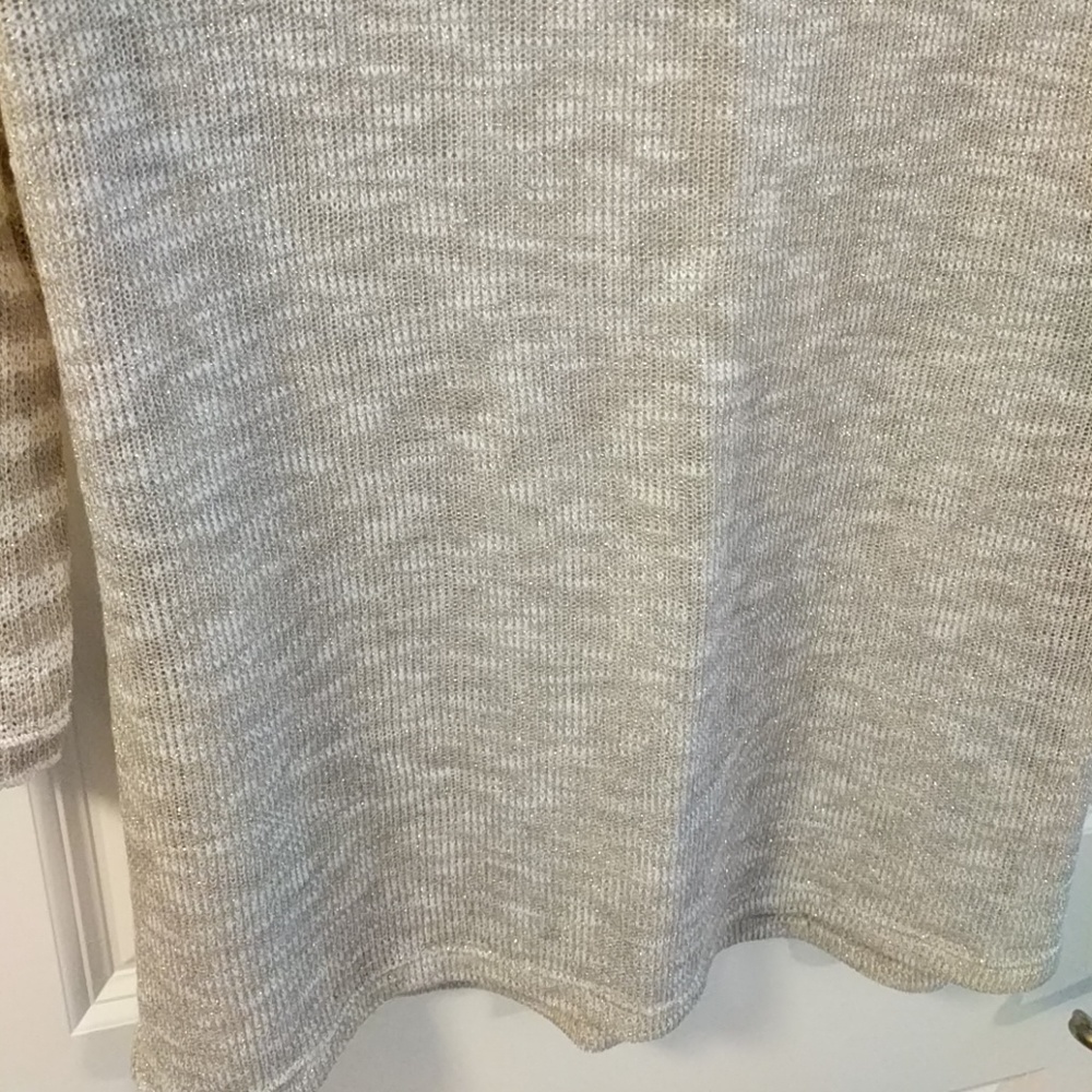 NWT Metallic sparkly sweater - Picture 5 of 7