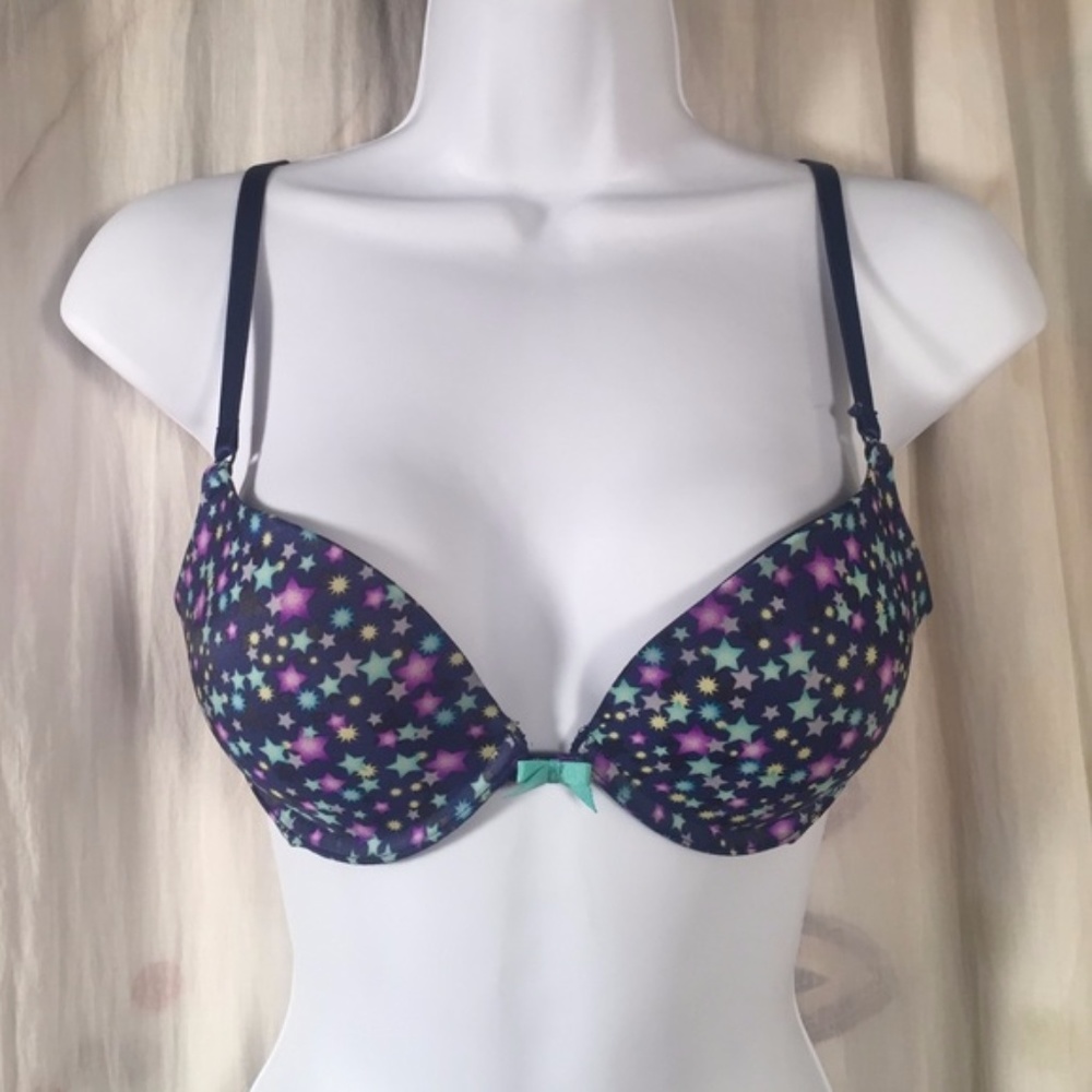 34D Push Up Victoria's Secret. Stars! New with tag