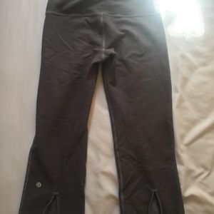 Cropped lululemon gray leggings size 4