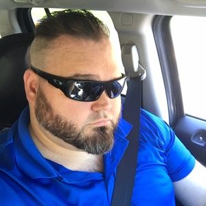 Meet your Posher, Adam