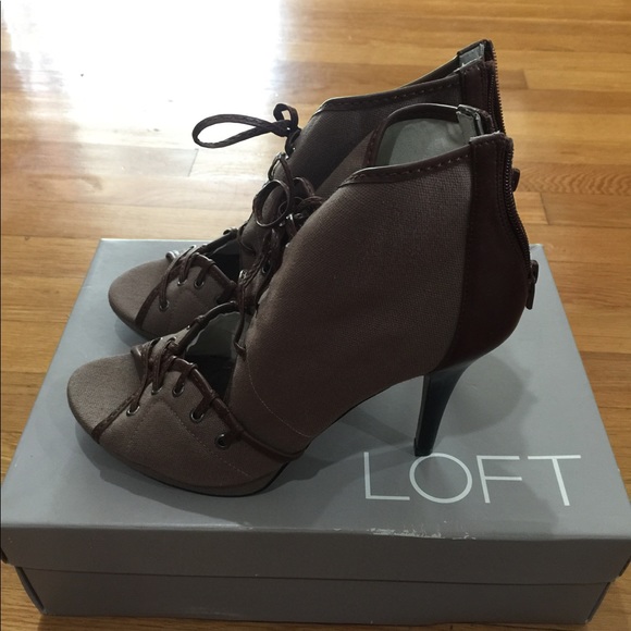 Anne Taylor Loft Bryce Lace up Heels Size 9 - Picture 4 of 7
