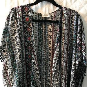 Medium-size patterned Kimono