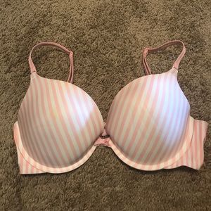 Victoria’s Secret 36D