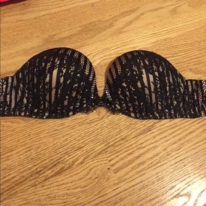 Victoria’s Secret strapless bra