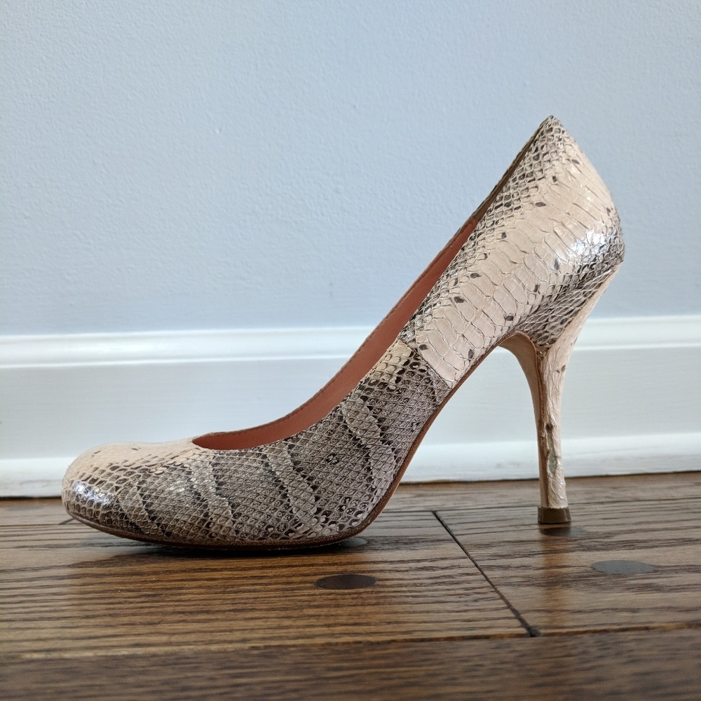 Max Studio Snakeskin Pumps