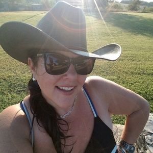 Meet your Posher, Kim