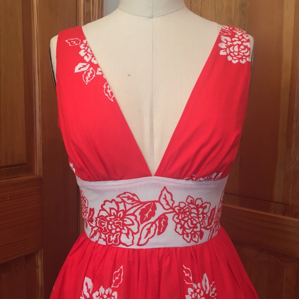 ALEXIS ROSE dress.    @katherineasb