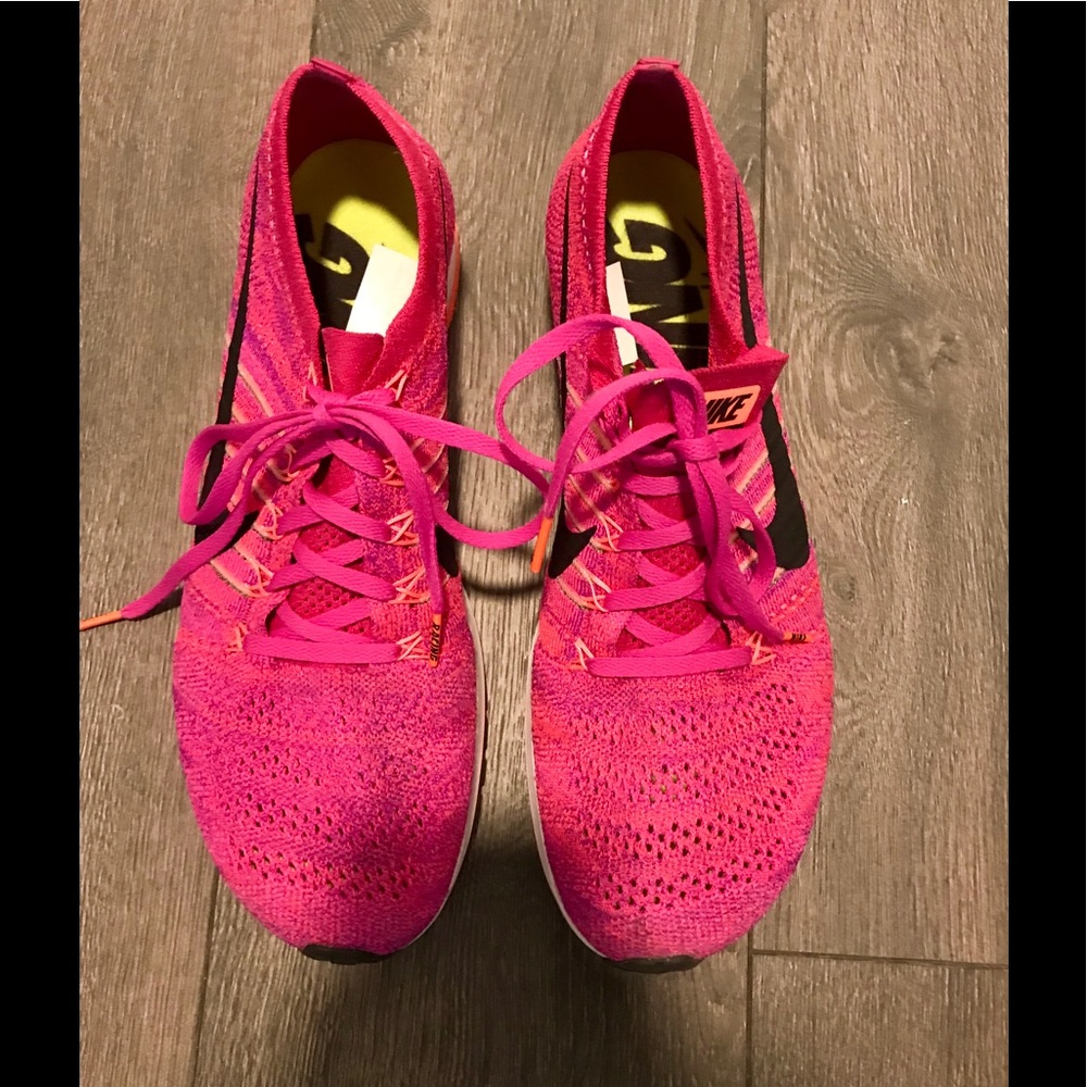 New- Nike Zoom Flyknit Streak 6 Running Shoes