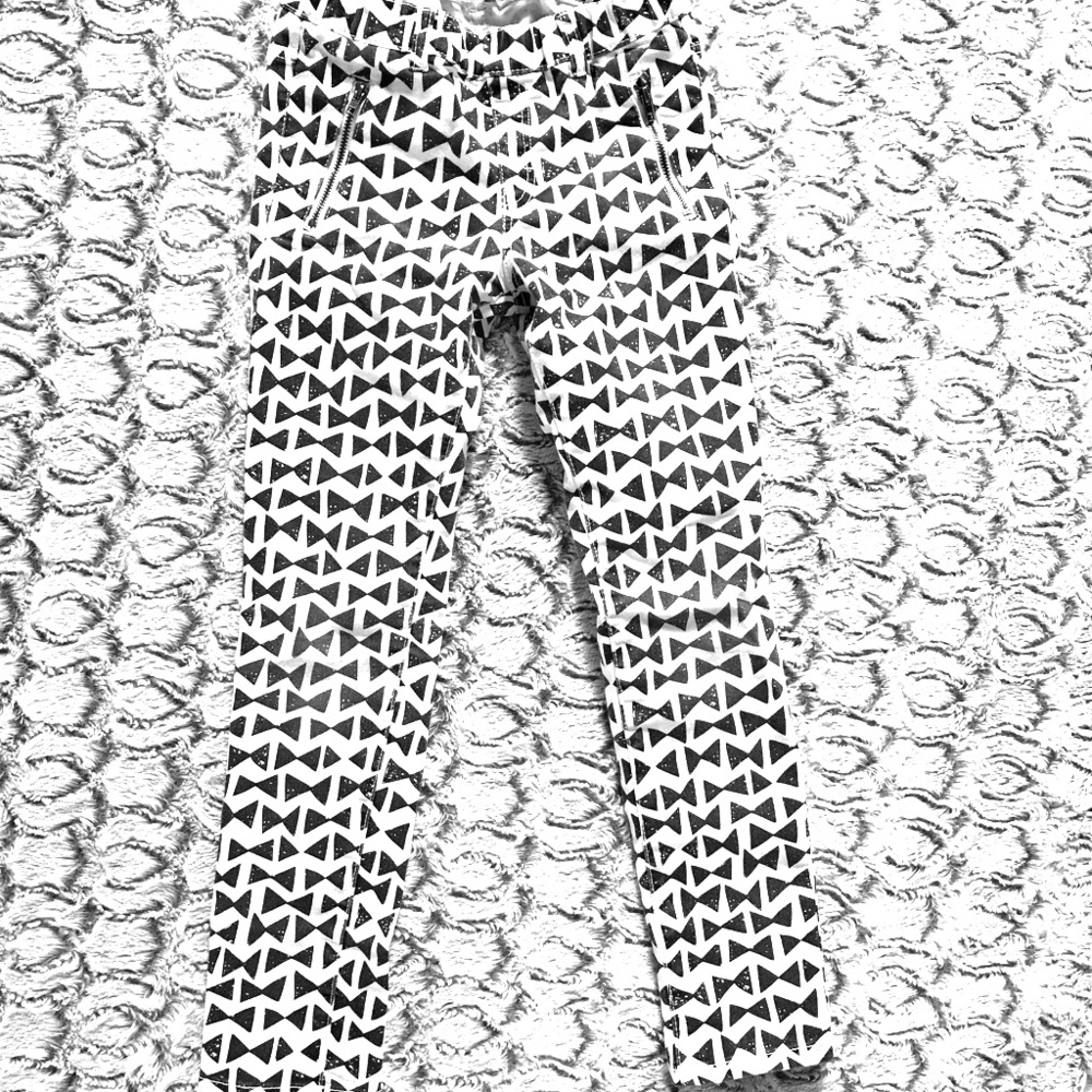 Super cute and flattering Bow tie pants