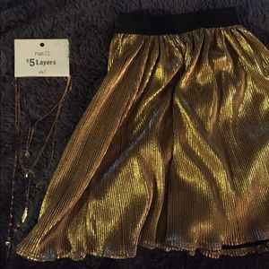 Beautiful gold skirt 👗✨✨