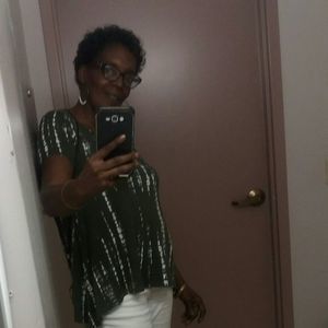 Meet your Posher, Felicia