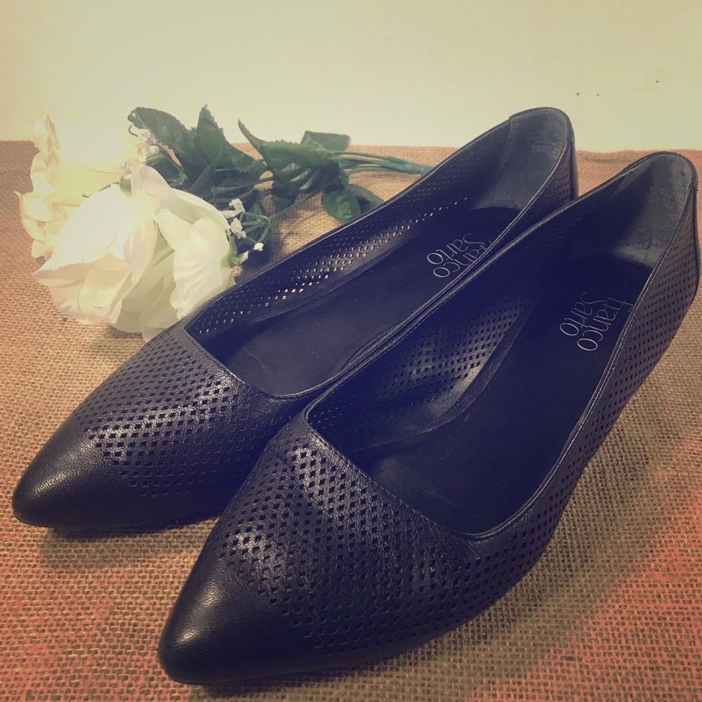 Womens 10 M Black Flats Pointy Toe “Franco Sarto”