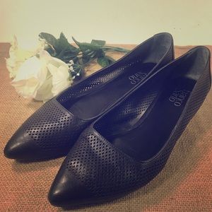 Womens 10 M Black Flats Pointy Toe “Franco Sarto”