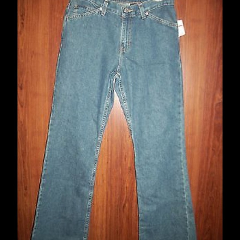 DKNY JEANS, Boot Cut. Women Sz 4.  Inseam 34 inch