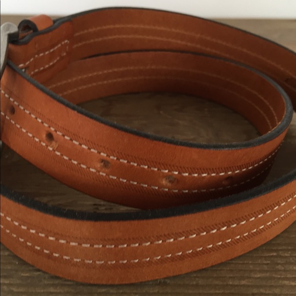 Eddie Bauer genuine leather belt made in Italy - Picture 2 of 4