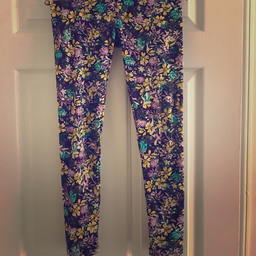 OS LuLaRoe Leggings.