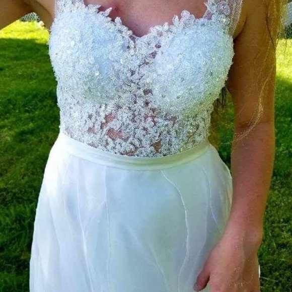 Prom or wedding dress - Picture 3 of 4