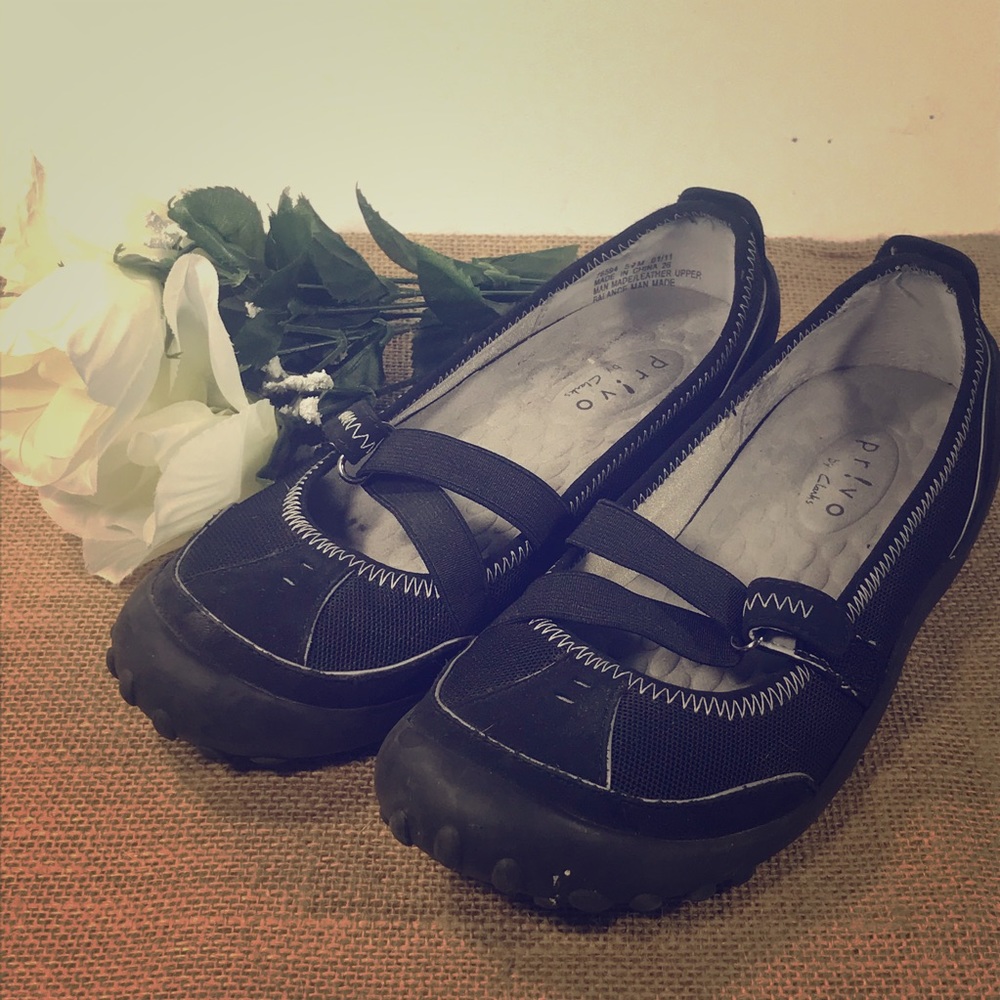 Womens 5.5 Black Comfort Flats by “Clarks Privo”