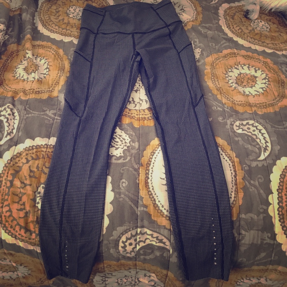 Lululemon workout leggings, size 6